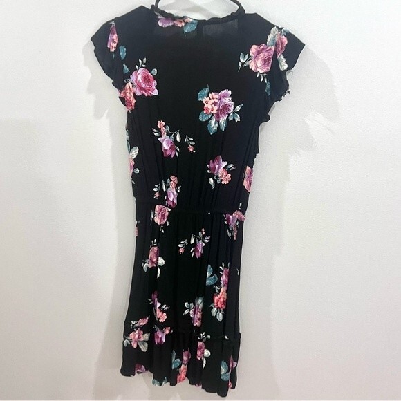 Black floral print short flutter sleeve dress size small - Picture 4 of 8